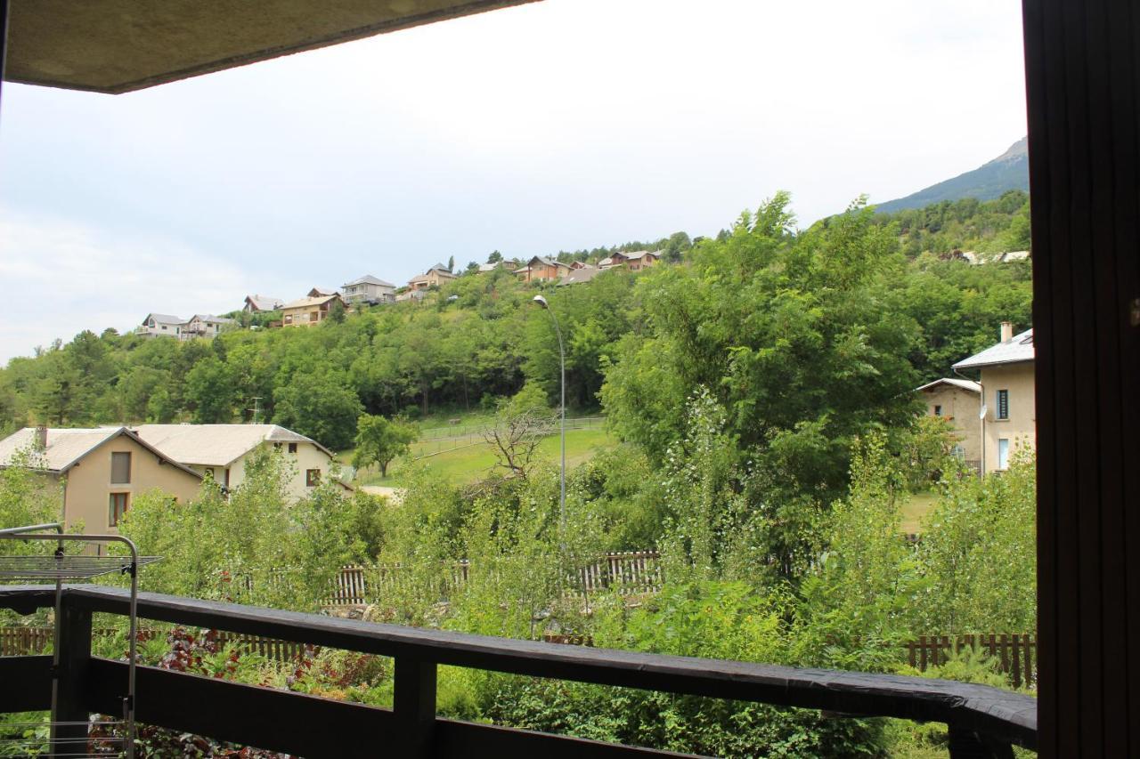 Appartement au calme, à deux pas du plan d eau Embrun Extérieur photo